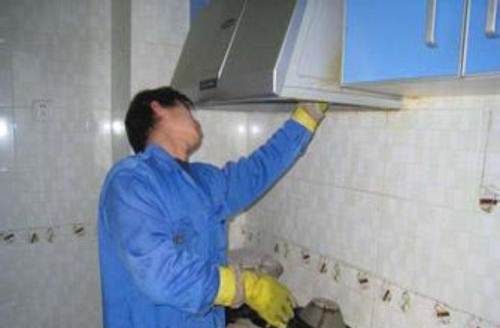 正定洗油烟机电话：家电知识普及：抽油烟机滴水怎么办